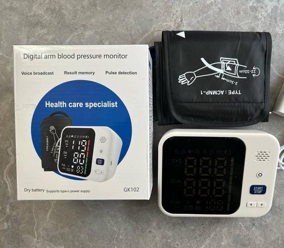 فشارسنج دیجیتالی سخنگو GK102 7